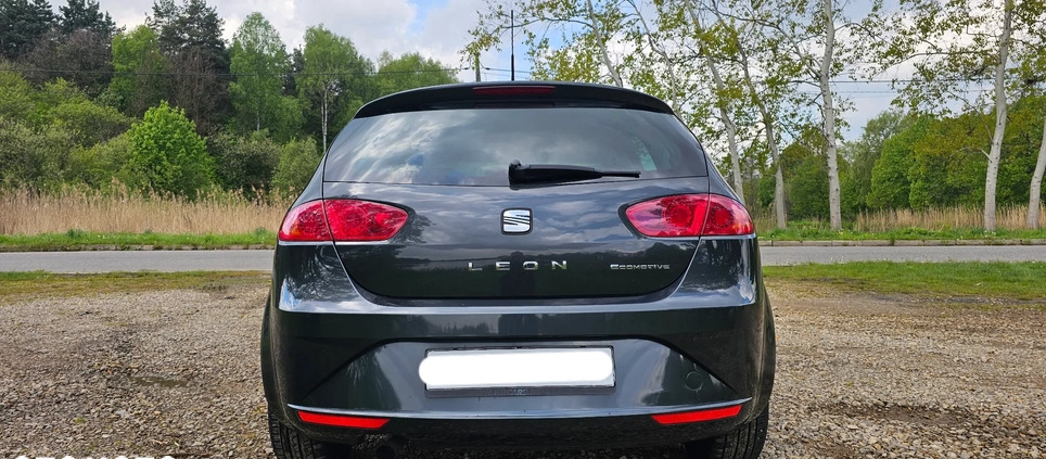 Seat Leon cena 18900 przebieg: 185350, rok produkcji 2011 z Poręba małe 352